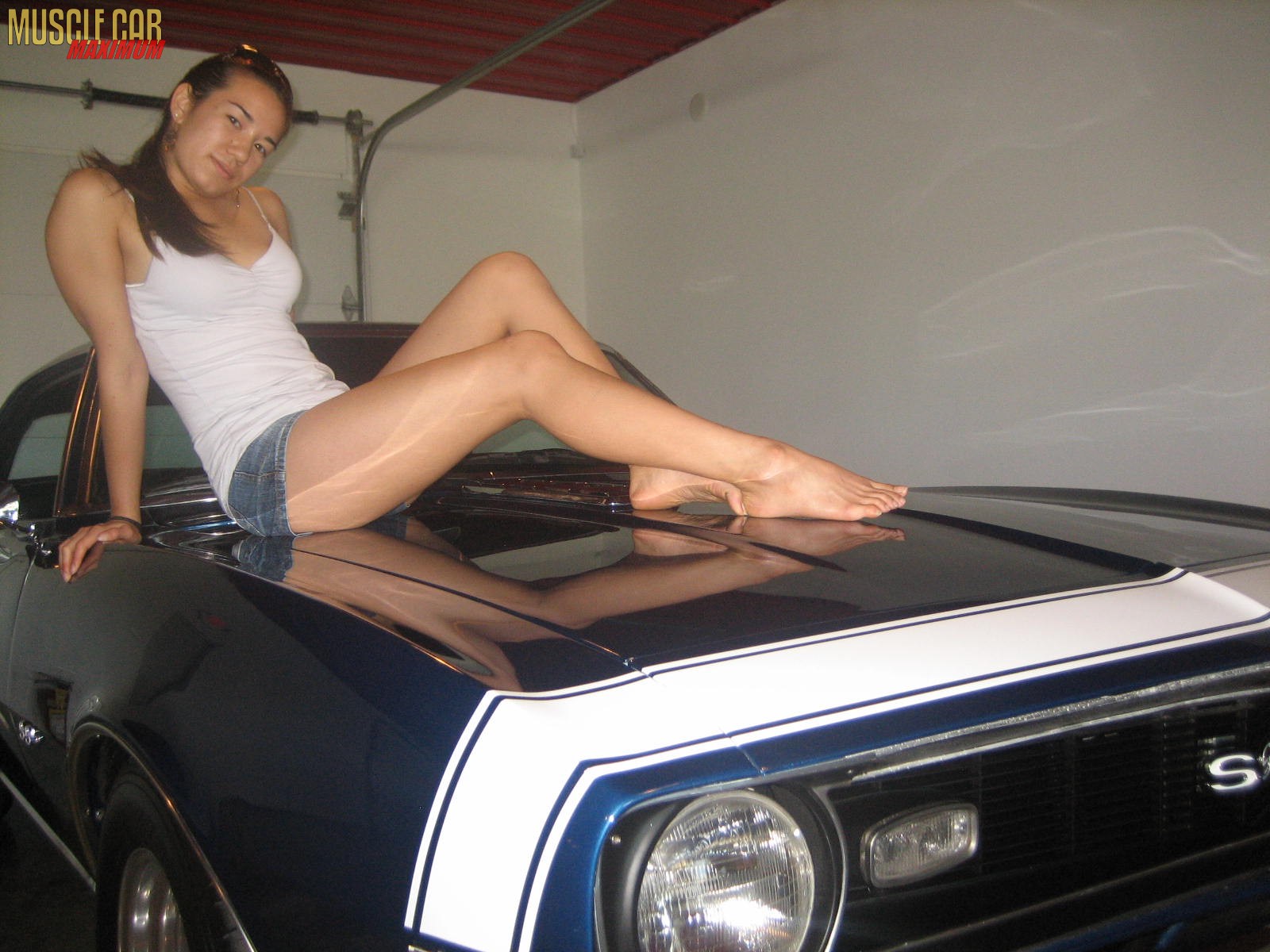 muscle-car-girl-thalia-250
